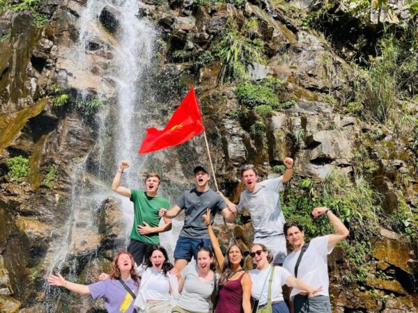 Hà Giang loop-Cao Bằng – Bản Giốc waterfall – Ba Bể Lake 5 days 4 nights